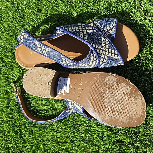 Shoes - Picture 2 of 3